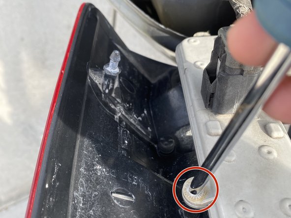 2006 Dodge RAM Turn Signal Bulb Replacement: crwdns2935265:03crwdnd2935265:02crwdnd2935265:03crwdne2935265:0