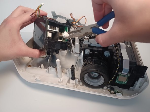 Epson Home Cinema 2150 Repair Power Supply Unit Replacement: crwdns2935265:031crwdnd2935265:03crwdnd2935265:03crwdne2935265:0