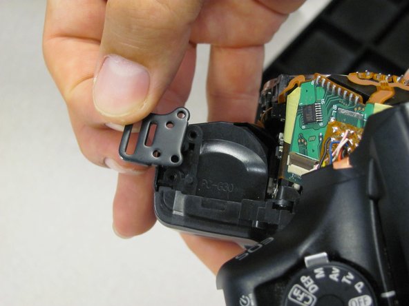 Canon EOS 30 Strap Loops Replacement, Strap Loops: crwdns2935265:05crwdnd2935265:02crwdnd2935265:02crwdne2935265:0