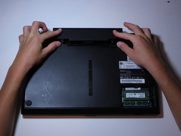 How to Replace the Wi-Fi Card for a Samsung NP300V5A-A08US Laptop: crwdns2935265:05crwdnd2935265:02crwdnd2935265:03crwdne2935265:0