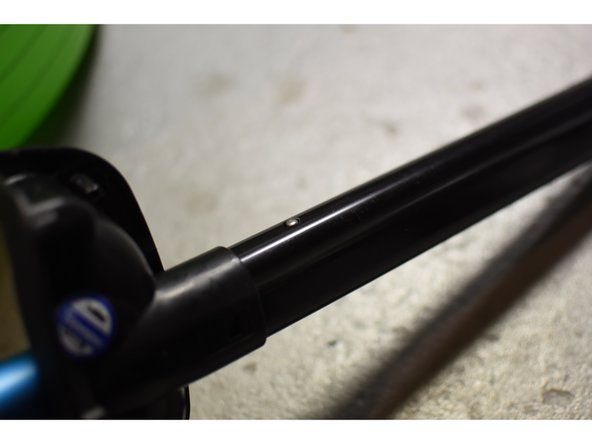 L.L.Bean Rolling Backpack Handle disassembly and lubrication, Completely collapse shafts: crwdns2935265:08crwdnd2935265:02crwdnd2935265:03crwdne2935265:0