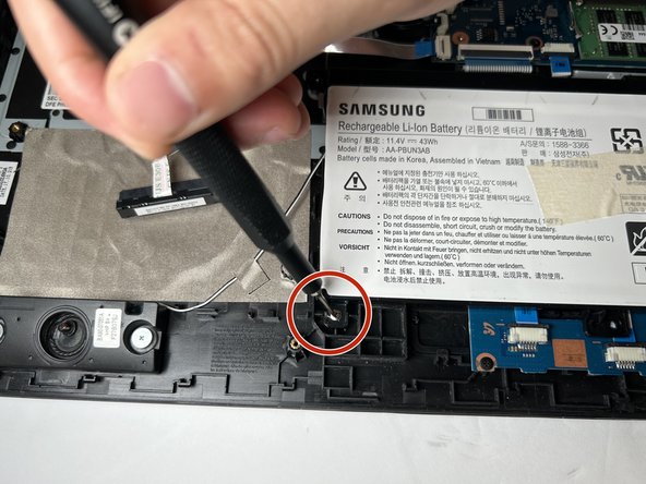 Samsung Notebook 5 NP530E5M Internal Speaker Replacement: crwdns2935265:05crwdnd2935265:02crwdnd2935265:03crwdne2935265:0