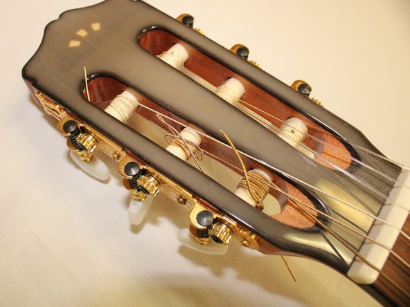 Cordoba C5 Classical Guitar String Replacement: crwdns2935265:07crwdnd2935265:02crwdnd2935265:03crwdne2935265:0