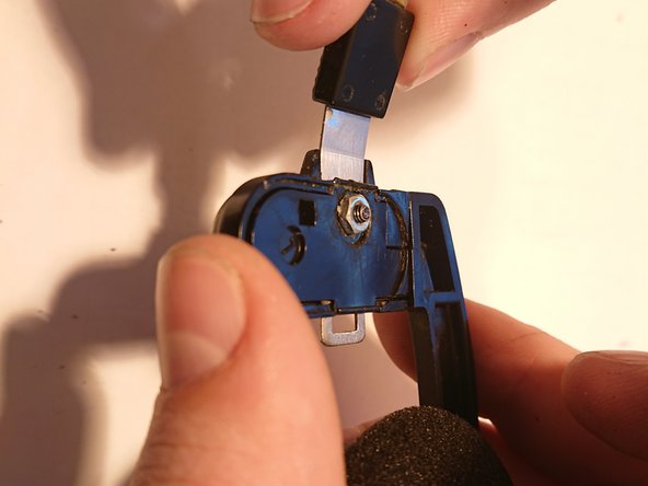 Koss Porta Pro Speaker Holder Replacement, Assemble hoop holder: crwdns2935265:05crwdnd2935265:03crwdnd2935265:03crwdne2935265:0