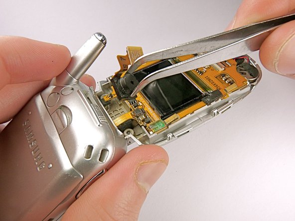 Samsung SGH-E317 Camera Replacement: crwdns2935265:016crwdnd2935265:02crwdnd2935265:02crwdne2935265:0