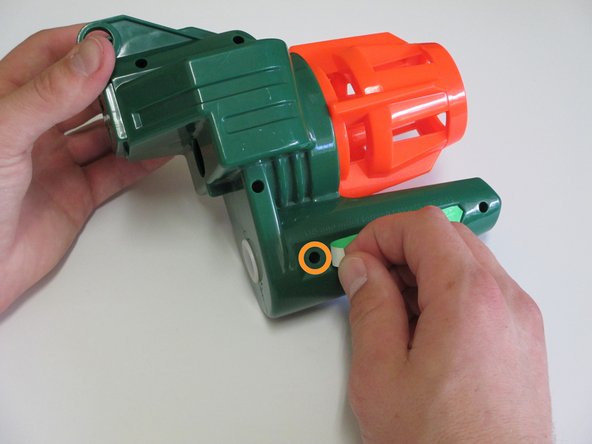 Automatic Tommy 20 Ammo Drum Bushing Replacement, Disassembling the Nose of the Gun: crwdns2935265:03crwdnd2935265:02crwdnd2935265:03crwdne2935265:0