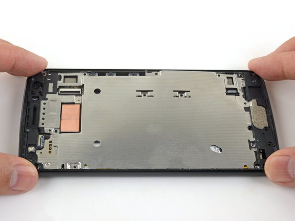 Motorola Moto X4 Front-facing Camera Replacement, Remove the midframe: crwdns2935265:018crwdnd2935265:03crwdnd2935265:03crwdne2935265:0