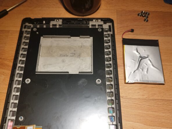 Kobo Touch (N905B) E-Reader Screen Replacement, (Optional) Remove the Battery: crwdns2935265:06crwdnd2935265:02crwdnd2935265:02crwdne2935265:0