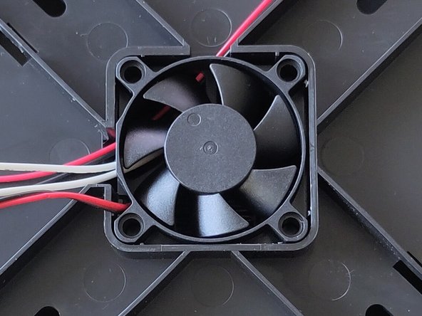 Eibos Easdry heating system replacement, Insert the new fan: crwdns2935265:011crwdnd2935265:02crwdnd2935265:02crwdne2935265:0