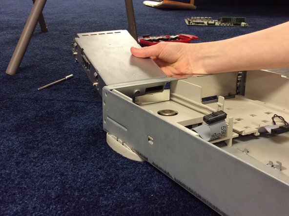 Macintosh Quadra 610 Teardown: crwdns2935265:015crwdnd2935265:02crwdnd2935265:02crwdne2935265:0