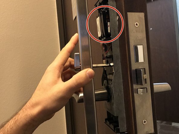 Saflok Quantum IV Battery Pack Replacement: step 3, image 3 of 3