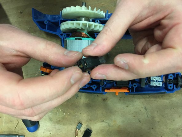 Dexter 330W Wired Vibrating Sander - 330SHS2.5 Carbon Replacement: crwdns2935265:07crwdnd2935265:03crwdnd2935265:03crwdne2935265:0