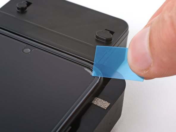 Motorola Razr+ Screen Protector Replacement, Separate the screen protector from the screen: stap 0, afbeelding 3 van 3