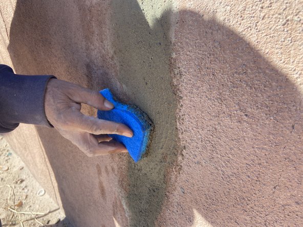 How to Repair Cracks in a Cement Wall: adım 3, 3 resimden 2.