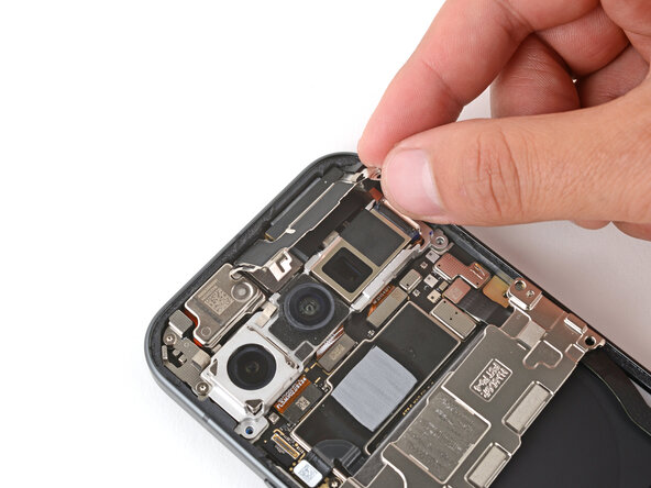 Google Pixel 10 Rear Cameras Replacement, Install the front camera bracket: 30 단계, 이미지 3개 중 2개