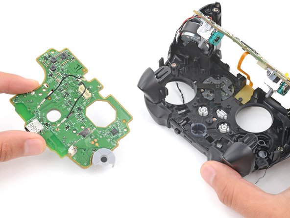 Scuf Instinct Pro Buttons Replacement, Remove the charging board: stap 24, afbeelding 3 van 3