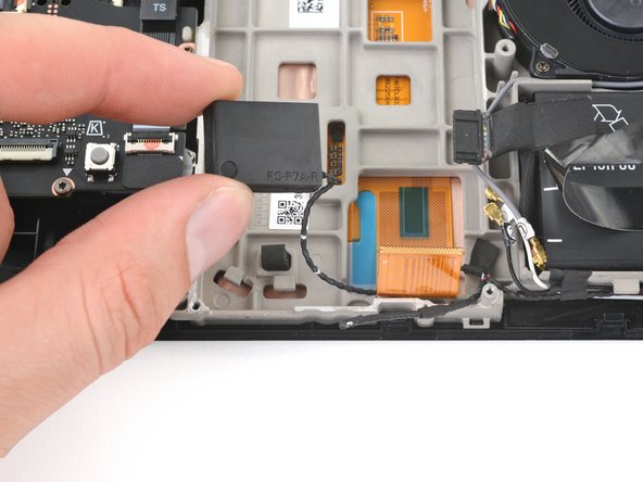 Steam Deck OLED Speakers Replacement, Free the right speaker cable: passo 30, immagine 2 di 3