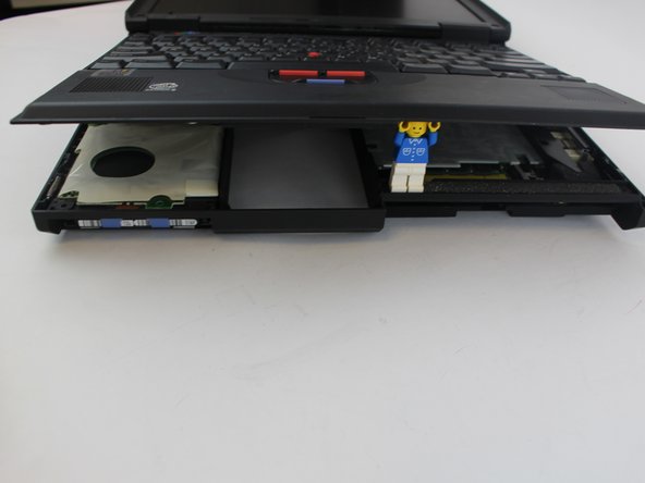 IBM ThinkPad 600E Display Replacement: crwdns2935265:08crwdnd2935265:02crwdnd2935265:03crwdne2935265:0