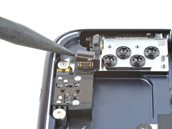 MacBook Air 15" 2024 Headphone Jack Replacement, Disconnect the lid angle sensor: crwdns2935265:020crwdnd2935265:02crwdnd2935265:02crwdne2935265:0