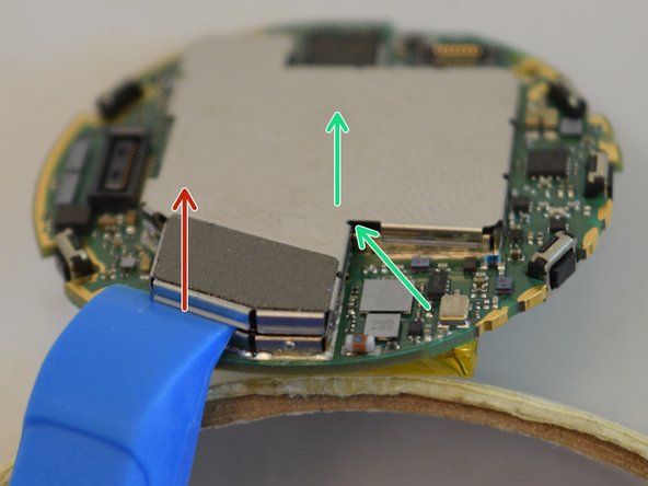 Garmin Forerunner 245 Music Teardown, Remove shielding: crwdns2935265:011crwdnd2935265:02crwdnd2935265:03crwdne2935265:0