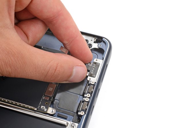 MacBook Air 15" 2023 MagSafe Port Replacement, Install your MagSafe port: crwdns2935265:024crwdnd2935265:02crwdnd2935265:02crwdne2935265:0