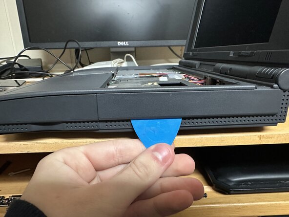 WinBook XP5 Motherboard Replacement, Display and Palmrest Assembly: passo 8, immagine 2 di 3