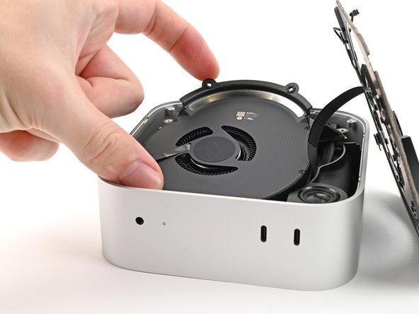 Mac  mini (2024) SSD Austausch, Lüfter verschieben: Schritt 14, Bild 2 von 3