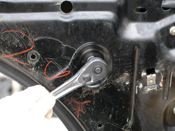 Mercedes W123 Power Window Regulator, Rear Replacement: crwdns2935265:07crwdnd2935265:02crwdnd2935265:03crwdne2935265:0