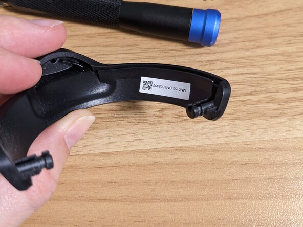 JBL Tune 510BT Ear cup holder replacement, Slide the new earpiece holder in place: crwdns2935265:010crwdnd2935265:03crwdnd2935265:03crwdne2935265:0