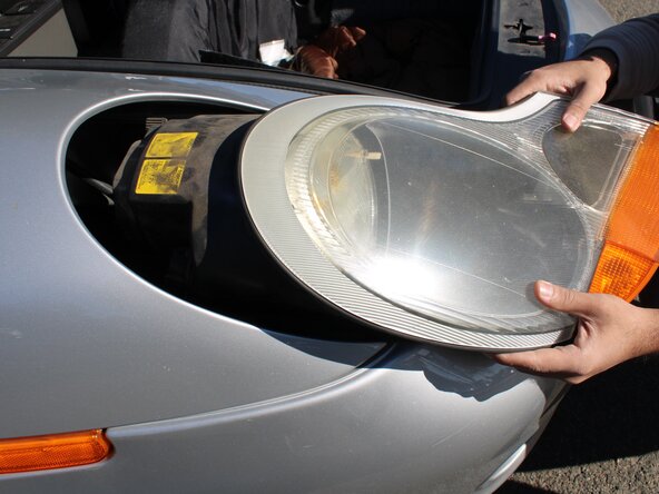 2000 Porsche Boxter Headlight Bulb Replacement: crwdns2935265:04crwdnd2935265:02crwdnd2935265:03crwdne2935265:0