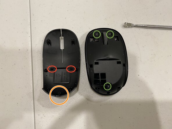 Microsoft Wireless Mouse RJN-00001 disassembly: 步骤 3 中的图像 1，3