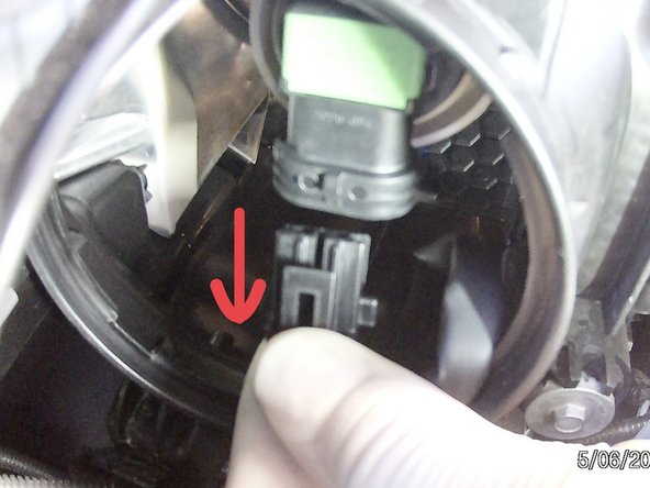 2015-2019 Toyota Highlander Headlight Bulbs Replacement: crwdns2935265:08crwdnd2935265:03crwdnd2935265:03crwdne2935265:0