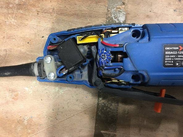 Dexter 800W Corded Angle Grinder - 800AG2-125.5 Carbon Replacement: 手順 3、 2の画像 2