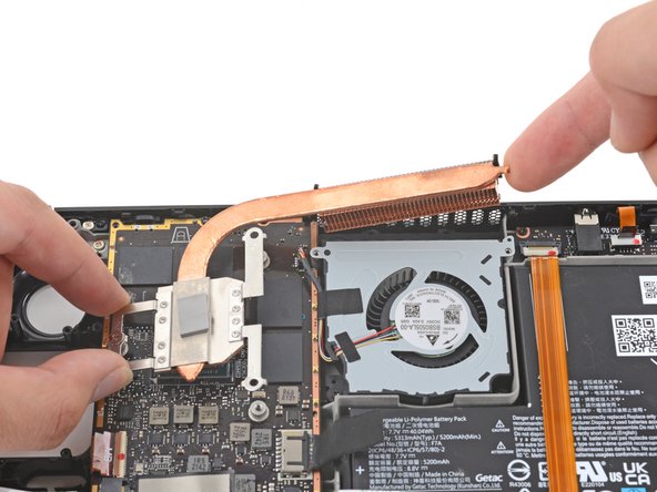 Steam Deck Front Shell Replacement, Remove the heatsink: crwdns2935265:050crwdnd2935265:02crwdnd2935265:03crwdne2935265:0