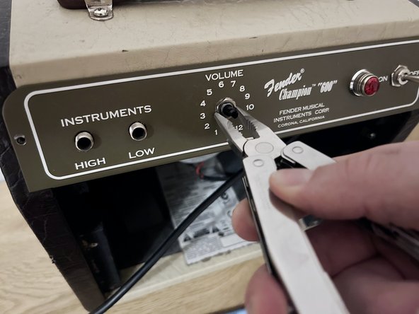 Fender Champion 600 Volume Pot Replacement: step 4, image 2 of 2