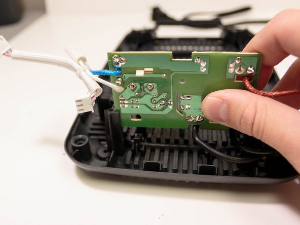Toaster Made by Design model KT-3215 Teardown: stap 0, afbeelding 2 van 2