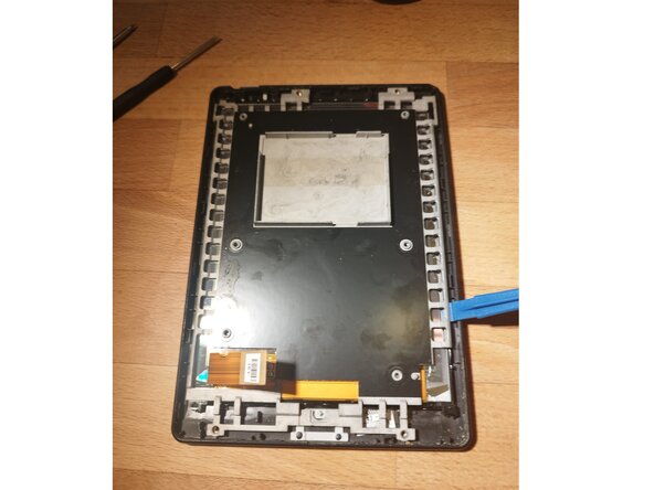 Kobo Touch (N905B) E-Reader Screen Replacement, Remove plastic frame: crwdns2935265:08crwdnd2935265:01crwdnd2935265:03crwdne2935265:0