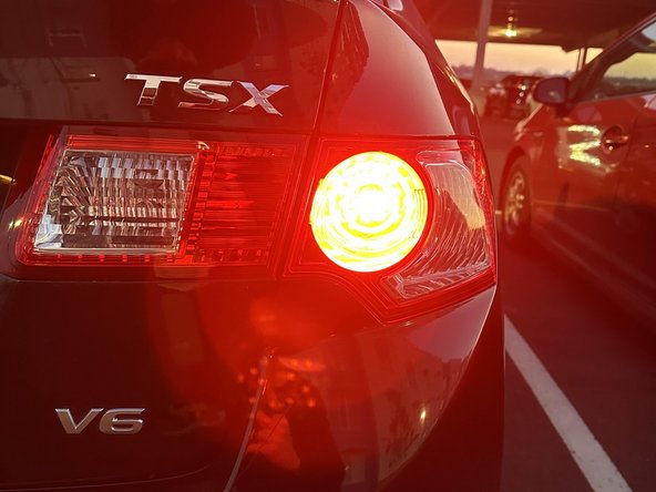 2009-2014 Acura TSX Brake Light Replacement: crwdns2935265:08crwdnd2935265:03crwdnd2935265:03crwdne2935265:0