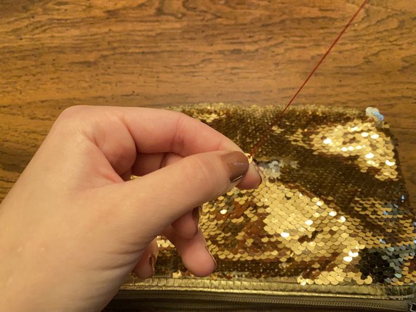 How to Replace Sequins or Beads: crwdns2935265:04crwdnd2935265:02crwdnd2935265:02crwdne2935265:0