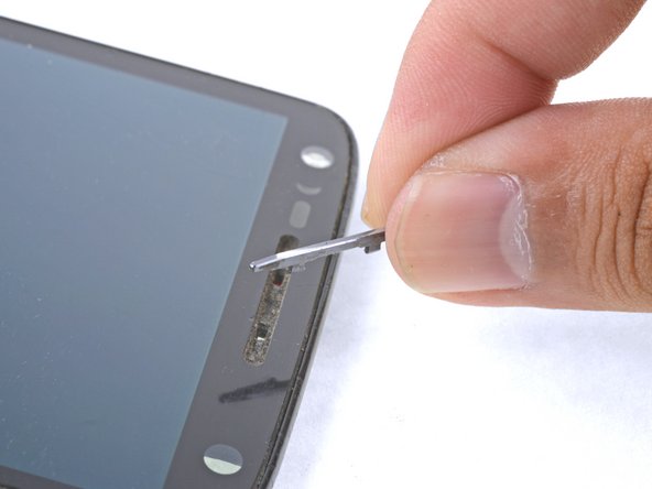 Motorola Droid Turbo 2 LCD Screen and Digitizer Assembly Replacement: step 32, image 3 of 3