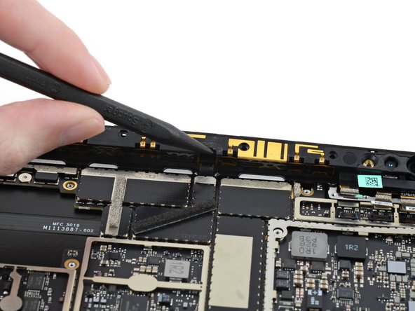 Microsoft Surface Pro X Volume Button Cable Replacement: passo 102, immagine 2 di 2