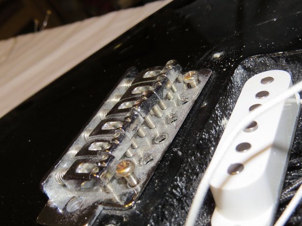 Fender Starcaster Bridge Replacement: crwdns2935265:07crwdnd2935265:03crwdnd2935265:03crwdne2935265:0