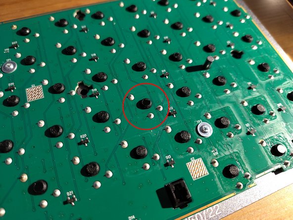 Replace Logitech MX mechanical key, Mark the defective key: adım 6, 2 resimden 2.