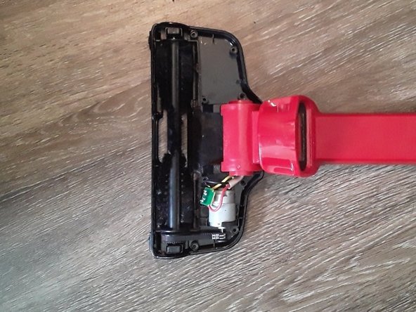 How to Clean a Dirt Devil Vacuum Cleaner Roller Brush: crwdns2935265:07crwdnd2935265:02crwdnd2935265:02crwdne2935265:0