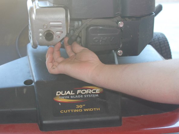 TORO 30" Personal Pace TimeMaster Mower Transmission Assembly Replacement, Installing the spark plug: crwdns2935265:035crwdnd2935265:02crwdnd2935265:02crwdne2935265:0