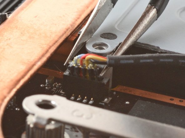 Steam Deck Fan Replacement, Disconnect the fan: crwdns2935265:010crwdnd2935265:02crwdnd2935265:03crwdne2935265:0