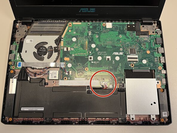 Asus M570D Mainboard tauschen, Akku abklemmen: Schritt 4, Bild 1 von 3