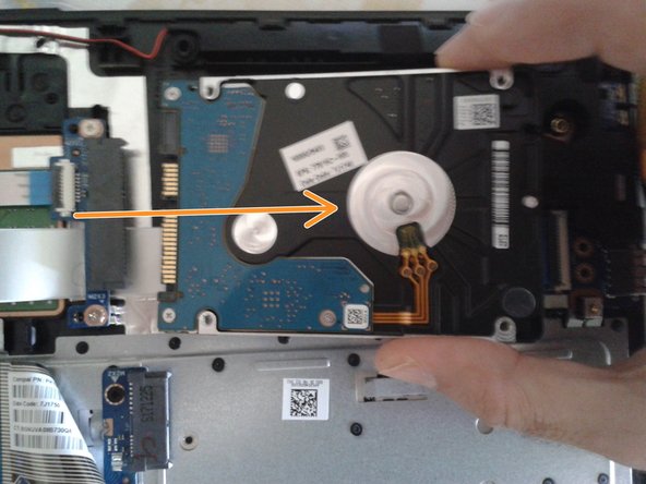 Reemplazo de disco duro de laptop HP 15-bs015dx, Remueve el disco duro: crwdns2935265:09crwdnd2935265:02crwdnd2935265:03crwdne2935265:0