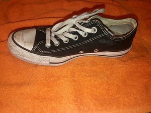 Ajustarse carril láser Cómo reparar la suela de una zapatilla Converse - Guía de reparación iFixit