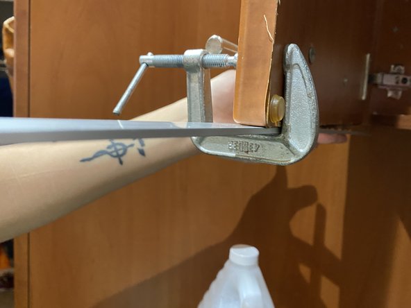 How to Repair Warped Cabinet Veneer: crwdns2935265:04crwdnd2935265:02crwdnd2935265:03crwdne2935265:0